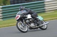 Mallory-park-Leicestershire;Mallory-park-photographs;Motorcycle-action-photographs;classic-bikes;event-digital-images;eventdigitalimages;mallory-park;no-limits-trackday;peter-wileman-photography;vintage-bikes;vintage-motorcycles;vmcc-festival-1000-bikes