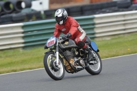 Mallory-park-Leicestershire;Mallory-park-photographs;Motorcycle-action-photographs;classic-bikes;event-digital-images;eventdigitalimages;mallory-park;no-limits-trackday;peter-wileman-photography;vintage-bikes;vintage-motorcycles;vmcc-festival-1000-bikes