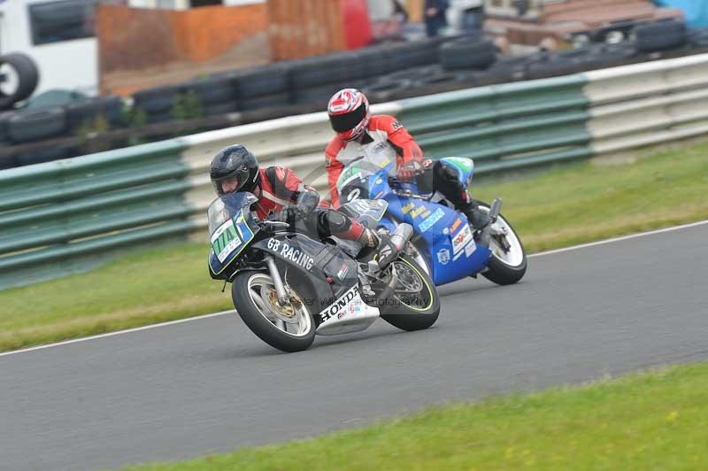 Mallory park Leicestershire;Mallory park photographs;Motorcycle action photographs;classic bikes;event digital images;eventdigitalimages;mallory park;no limits trackday;peter wileman photography;vintage bikes;vintage motorcycles;vmcc festival 1000 bikes