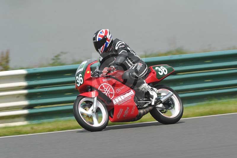 Mallory park Leicestershire;Mallory park photographs;Motorcycle action photographs;classic bikes;event digital images;eventdigitalimages;mallory park;no limits trackday;peter wileman photography;vintage bikes;vintage motorcycles;vmcc festival 1000 bikes