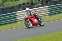 Mallory-park-Leicestershire;Mallory-park-photographs;Motorcycle-action-photographs;classic-bikes;event-digital-images;eventdigitalimages;mallory-park;no-limits-trackday;peter-wileman-photography;vintage-bikes;vintage-motorcycles;vmcc-festival-1000-bikes