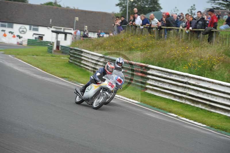 Mallory park Leicestershire;Mallory park photographs;Motorcycle action photographs;classic bikes;event digital images;eventdigitalimages;mallory park;no limits trackday;peter wileman photography;vintage bikes;vintage motorcycles;vmcc festival 1000 bikes