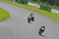 Mallory-park-Leicestershire;Mallory-park-photographs;Motorcycle-action-photographs;classic-bikes;event-digital-images;eventdigitalimages;mallory-park;no-limits-trackday;peter-wileman-photography;vintage-bikes;vintage-motorcycles;vmcc-festival-1000-bikes