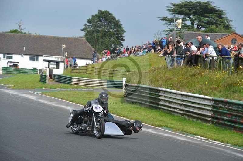 Mallory park Leicestershire;Mallory park photographs;Motorcycle action photographs;classic bikes;event digital images;eventdigitalimages;mallory park;no limits trackday;peter wileman photography;vintage bikes;vintage motorcycles;vmcc festival 1000 bikes