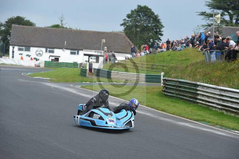 Mallory park Leicestershire;Mallory park photographs;Motorcycle action photographs;classic bikes;event digital images;eventdigitalimages;mallory park;no limits trackday;peter wileman photography;vintage bikes;vintage motorcycles;vmcc festival 1000 bikes