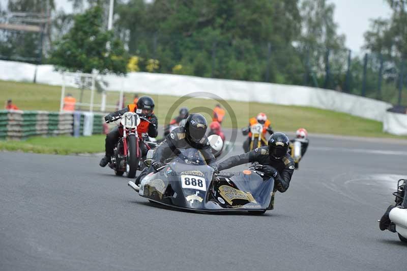 Mallory park Leicestershire;Mallory park photographs;Motorcycle action photographs;classic bikes;event digital images;eventdigitalimages;mallory park;no limits trackday;peter wileman photography;vintage bikes;vintage motorcycles;vmcc festival 1000 bikes