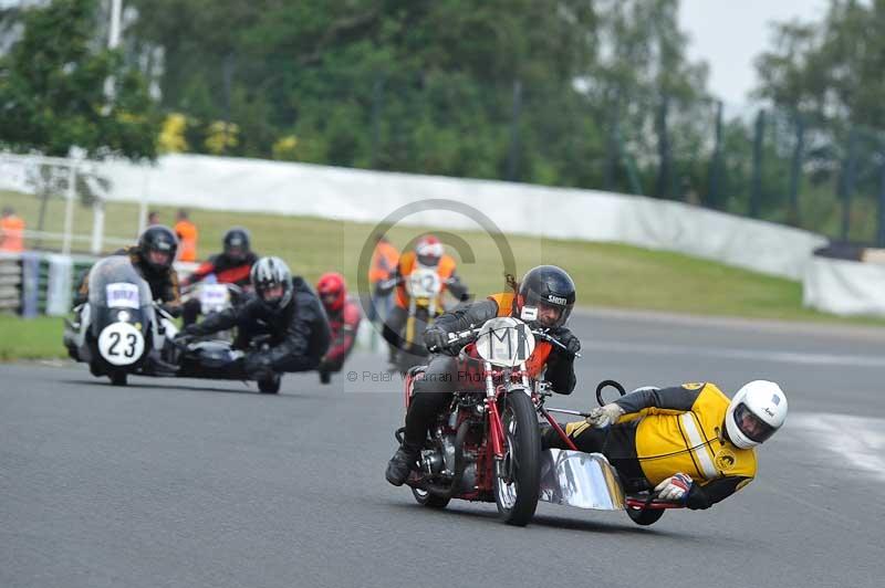 Mallory park Leicestershire;Mallory park photographs;Motorcycle action photographs;classic bikes;event digital images;eventdigitalimages;mallory park;no limits trackday;peter wileman photography;vintage bikes;vintage motorcycles;vmcc festival 1000 bikes