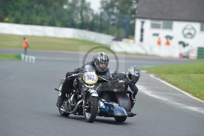 Mallory park Leicestershire;Mallory park photographs;Motorcycle action photographs;classic bikes;event digital images;eventdigitalimages;mallory park;no limits trackday;peter wileman photography;vintage bikes;vintage motorcycles;vmcc festival 1000 bikes