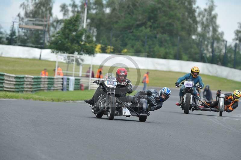 Mallory park Leicestershire;Mallory park photographs;Motorcycle action photographs;classic bikes;event digital images;eventdigitalimages;mallory park;no limits trackday;peter wileman photography;vintage bikes;vintage motorcycles;vmcc festival 1000 bikes