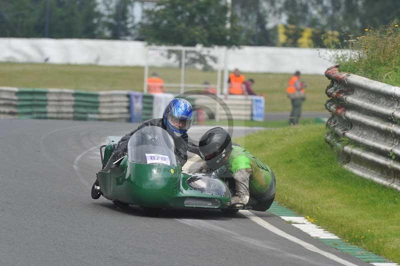 Mallory park Leicestershire;Mallory park photographs;Motorcycle action photographs;classic bikes;event digital images;eventdigitalimages;mallory park;no limits trackday;peter wileman photography;vintage bikes;vintage motorcycles;vmcc festival 1000 bikes