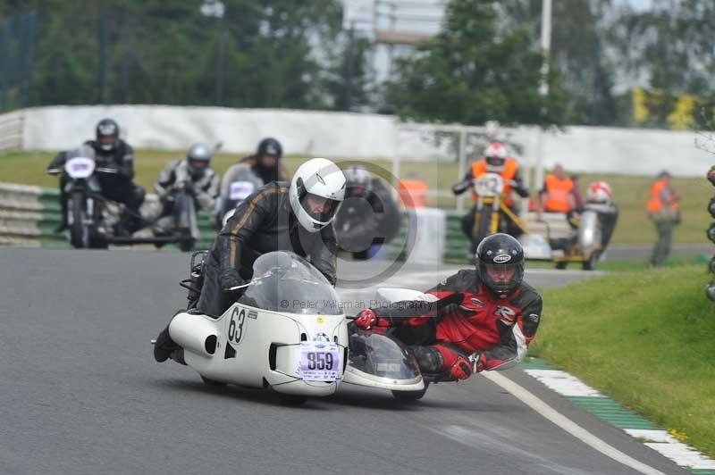 Mallory park Leicestershire;Mallory park photographs;Motorcycle action photographs;classic bikes;event digital images;eventdigitalimages;mallory park;no limits trackday;peter wileman photography;vintage bikes;vintage motorcycles;vmcc festival 1000 bikes