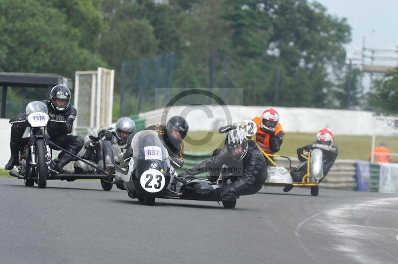 Mallory park Leicestershire;Mallory park photographs;Motorcycle action photographs;classic bikes;event digital images;eventdigitalimages;mallory park;no limits trackday;peter wileman photography;vintage bikes;vintage motorcycles;vmcc festival 1000 bikes