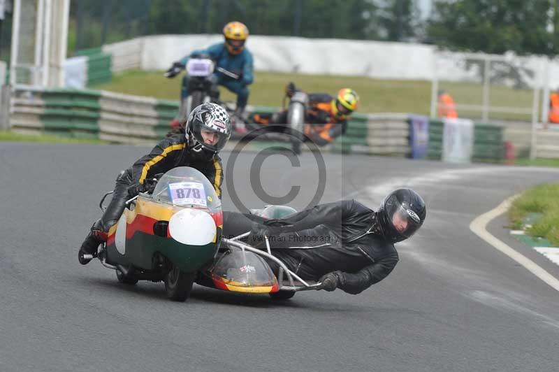 Mallory park Leicestershire;Mallory park photographs;Motorcycle action photographs;classic bikes;event digital images;eventdigitalimages;mallory park;no limits trackday;peter wileman photography;vintage bikes;vintage motorcycles;vmcc festival 1000 bikes