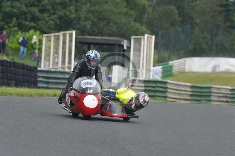 Mallory park Leicestershire;Mallory park photographs;Motorcycle action photographs;classic bikes;event digital images;eventdigitalimages;mallory park;no limits trackday;peter wileman photography;vintage bikes;vintage motorcycles;vmcc festival 1000 bikes