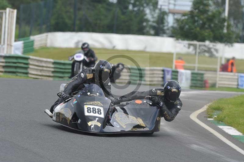 Mallory park Leicestershire;Mallory park photographs;Motorcycle action photographs;classic bikes;event digital images;eventdigitalimages;mallory park;no limits trackday;peter wileman photography;vintage bikes;vintage motorcycles;vmcc festival 1000 bikes