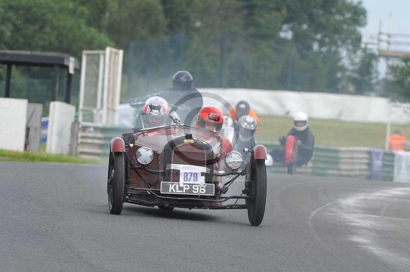 Mallory park Leicestershire;Mallory park photographs;Motorcycle action photographs;classic bikes;event digital images;eventdigitalimages;mallory park;no limits trackday;peter wileman photography;vintage bikes;vintage motorcycles;vmcc festival 1000 bikes