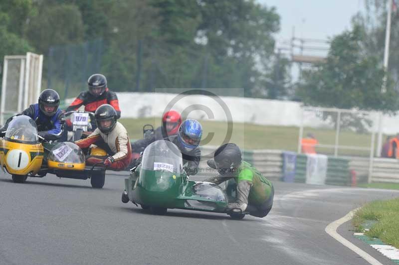 Mallory park Leicestershire;Mallory park photographs;Motorcycle action photographs;classic bikes;event digital images;eventdigitalimages;mallory park;no limits trackday;peter wileman photography;vintage bikes;vintage motorcycles;vmcc festival 1000 bikes