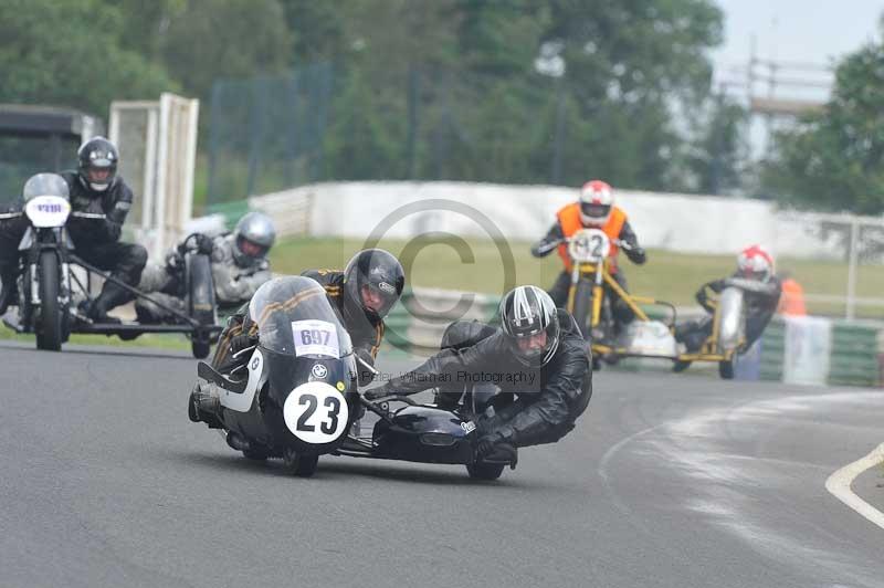 Mallory park Leicestershire;Mallory park photographs;Motorcycle action photographs;classic bikes;event digital images;eventdigitalimages;mallory park;no limits trackday;peter wileman photography;vintage bikes;vintage motorcycles;vmcc festival 1000 bikes