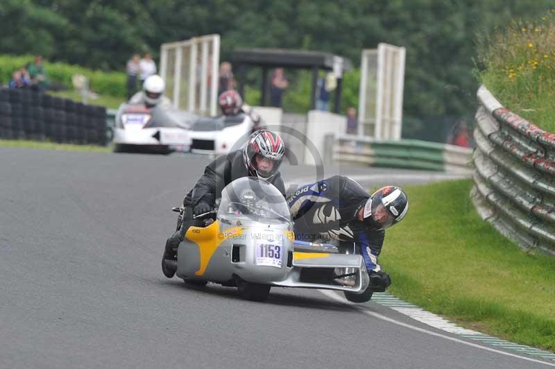 Mallory park Leicestershire;Mallory park photographs;Motorcycle action photographs;classic bikes;event digital images;eventdigitalimages;mallory park;no limits trackday;peter wileman photography;vintage bikes;vintage motorcycles;vmcc festival 1000 bikes