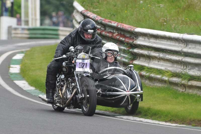 Mallory park Leicestershire;Mallory park photographs;Motorcycle action photographs;classic bikes;event digital images;eventdigitalimages;mallory park;no limits trackday;peter wileman photography;vintage bikes;vintage motorcycles;vmcc festival 1000 bikes