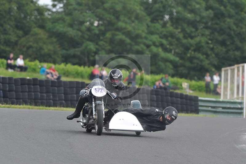 Mallory park Leicestershire;Mallory park photographs;Motorcycle action photographs;classic bikes;event digital images;eventdigitalimages;mallory park;no limits trackday;peter wileman photography;vintage bikes;vintage motorcycles;vmcc festival 1000 bikes