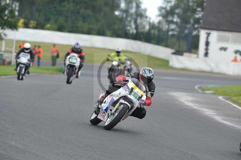 Mallory park Leicestershire;Mallory park photographs;Motorcycle action photographs;classic bikes;event digital images;eventdigitalimages;mallory park;no limits trackday;peter wileman photography;vintage bikes;vintage motorcycles;vmcc festival 1000 bikes