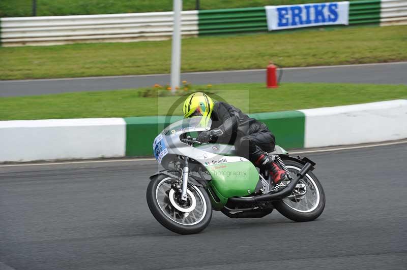 Mallory park Leicestershire;Mallory park photographs;Motorcycle action photographs;classic bikes;event digital images;eventdigitalimages;mallory park;no limits trackday;peter wileman photography;vintage bikes;vintage motorcycles;vmcc festival 1000 bikes