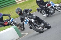 Mallory-park-Leicestershire;Mallory-park-photographs;Motorcycle-action-photographs;classic-bikes;event-digital-images;eventdigitalimages;mallory-park;no-limits-trackday;peter-wileman-photography;vintage-bikes;vintage-motorcycles;vmcc-festival-1000-bikes