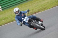 Mallory-park-Leicestershire;Mallory-park-photographs;Motorcycle-action-photographs;classic-bikes;event-digital-images;eventdigitalimages;mallory-park;no-limits-trackday;peter-wileman-photography;vintage-bikes;vintage-motorcycles;vmcc-festival-1000-bikes