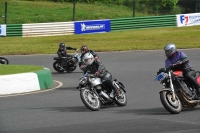 Mallory-park-Leicestershire;Mallory-park-photographs;Motorcycle-action-photographs;classic-bikes;event-digital-images;eventdigitalimages;mallory-park;no-limits-trackday;peter-wileman-photography;vintage-bikes;vintage-motorcycles;vmcc-festival-1000-bikes