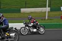 Mallory-park-Leicestershire;Mallory-park-photographs;Motorcycle-action-photographs;classic-bikes;event-digital-images;eventdigitalimages;mallory-park;no-limits-trackday;peter-wileman-photography;vintage-bikes;vintage-motorcycles;vmcc-festival-1000-bikes