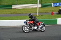 Mallory-park-Leicestershire;Mallory-park-photographs;Motorcycle-action-photographs;classic-bikes;event-digital-images;eventdigitalimages;mallory-park;no-limits-trackday;peter-wileman-photography;vintage-bikes;vintage-motorcycles;vmcc-festival-1000-bikes