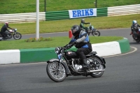 Mallory-park-Leicestershire;Mallory-park-photographs;Motorcycle-action-photographs;classic-bikes;event-digital-images;eventdigitalimages;mallory-park;no-limits-trackday;peter-wileman-photography;vintage-bikes;vintage-motorcycles;vmcc-festival-1000-bikes