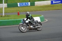 Mallory-park-Leicestershire;Mallory-park-photographs;Motorcycle-action-photographs;classic-bikes;event-digital-images;eventdigitalimages;mallory-park;no-limits-trackday;peter-wileman-photography;vintage-bikes;vintage-motorcycles;vmcc-festival-1000-bikes