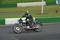 Mallory-park-Leicestershire;Mallory-park-photographs;Motorcycle-action-photographs;classic-bikes;event-digital-images;eventdigitalimages;mallory-park;no-limits-trackday;peter-wileman-photography;vintage-bikes;vintage-motorcycles;vmcc-festival-1000-bikes