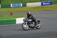 Mallory-park-Leicestershire;Mallory-park-photographs;Motorcycle-action-photographs;classic-bikes;event-digital-images;eventdigitalimages;mallory-park;no-limits-trackday;peter-wileman-photography;vintage-bikes;vintage-motorcycles;vmcc-festival-1000-bikes