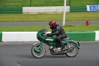 Mallory-park-Leicestershire;Mallory-park-photographs;Motorcycle-action-photographs;classic-bikes;event-digital-images;eventdigitalimages;mallory-park;no-limits-trackday;peter-wileman-photography;vintage-bikes;vintage-motorcycles;vmcc-festival-1000-bikes