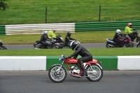 Mallory-park-Leicestershire;Mallory-park-photographs;Motorcycle-action-photographs;classic-bikes;event-digital-images;eventdigitalimages;mallory-park;no-limits-trackday;peter-wileman-photography;vintage-bikes;vintage-motorcycles;vmcc-festival-1000-bikes