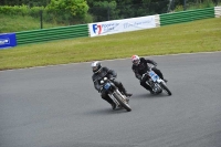 Mallory-park-Leicestershire;Mallory-park-photographs;Motorcycle-action-photographs;classic-bikes;event-digital-images;eventdigitalimages;mallory-park;no-limits-trackday;peter-wileman-photography;vintage-bikes;vintage-motorcycles;vmcc-festival-1000-bikes