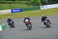 Mallory-park-Leicestershire;Mallory-park-photographs;Motorcycle-action-photographs;classic-bikes;event-digital-images;eventdigitalimages;mallory-park;no-limits-trackday;peter-wileman-photography;vintage-bikes;vintage-motorcycles;vmcc-festival-1000-bikes