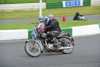 Mallory-park-Leicestershire;Mallory-park-photographs;Motorcycle-action-photographs;classic-bikes;event-digital-images;eventdigitalimages;mallory-park;no-limits-trackday;peter-wileman-photography;vintage-bikes;vintage-motorcycles;vmcc-festival-1000-bikes