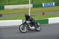 Mallory-park-Leicestershire;Mallory-park-photographs;Motorcycle-action-photographs;classic-bikes;event-digital-images;eventdigitalimages;mallory-park;no-limits-trackday;peter-wileman-photography;vintage-bikes;vintage-motorcycles;vmcc-festival-1000-bikes