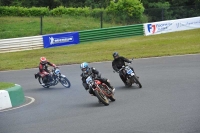 Mallory-park-Leicestershire;Mallory-park-photographs;Motorcycle-action-photographs;classic-bikes;event-digital-images;eventdigitalimages;mallory-park;no-limits-trackday;peter-wileman-photography;vintage-bikes;vintage-motorcycles;vmcc-festival-1000-bikes