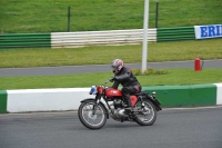 Mallory-park-Leicestershire;Mallory-park-photographs;Motorcycle-action-photographs;classic-bikes;event-digital-images;eventdigitalimages;mallory-park;no-limits-trackday;peter-wileman-photography;vintage-bikes;vintage-motorcycles;vmcc-festival-1000-bikes