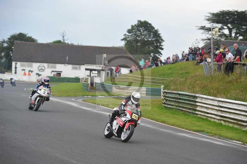 Mallory park Leicestershire;Mallory park photographs;Motorcycle action photographs;classic bikes;event digital images;eventdigitalimages;mallory park;no limits trackday;peter wileman photography;vintage bikes;vintage motorcycles;vmcc festival 1000 bikes