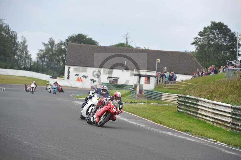 Mallory park Leicestershire;Mallory park photographs;Motorcycle action photographs;classic bikes;event digital images;eventdigitalimages;mallory park;no limits trackday;peter wileman photography;vintage bikes;vintage motorcycles;vmcc festival 1000 bikes