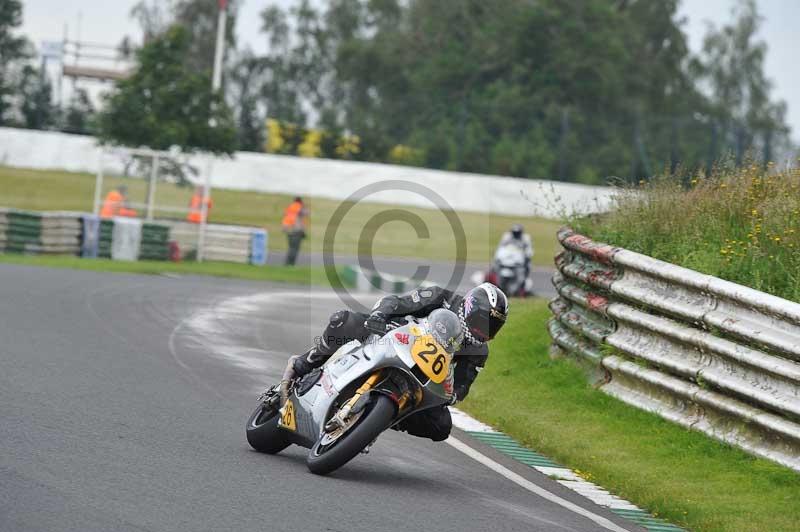 Mallory park Leicestershire;Mallory park photographs;Motorcycle action photographs;classic bikes;event digital images;eventdigitalimages;mallory park;no limits trackday;peter wileman photography;vintage bikes;vintage motorcycles;vmcc festival 1000 bikes