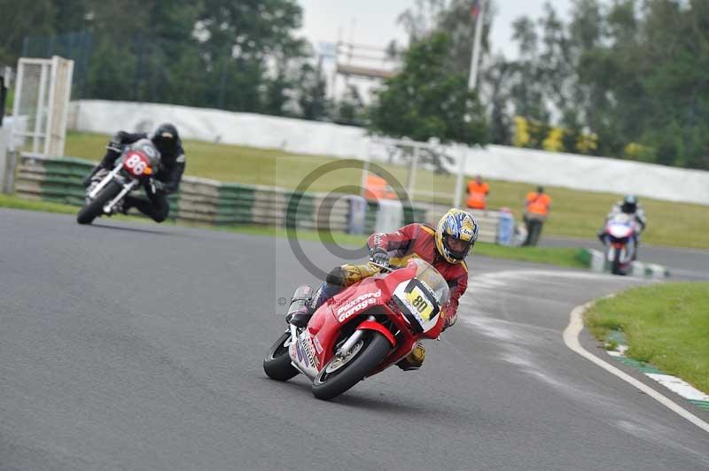 Mallory park Leicestershire;Mallory park photographs;Motorcycle action photographs;classic bikes;event digital images;eventdigitalimages;mallory park;no limits trackday;peter wileman photography;vintage bikes;vintage motorcycles;vmcc festival 1000 bikes