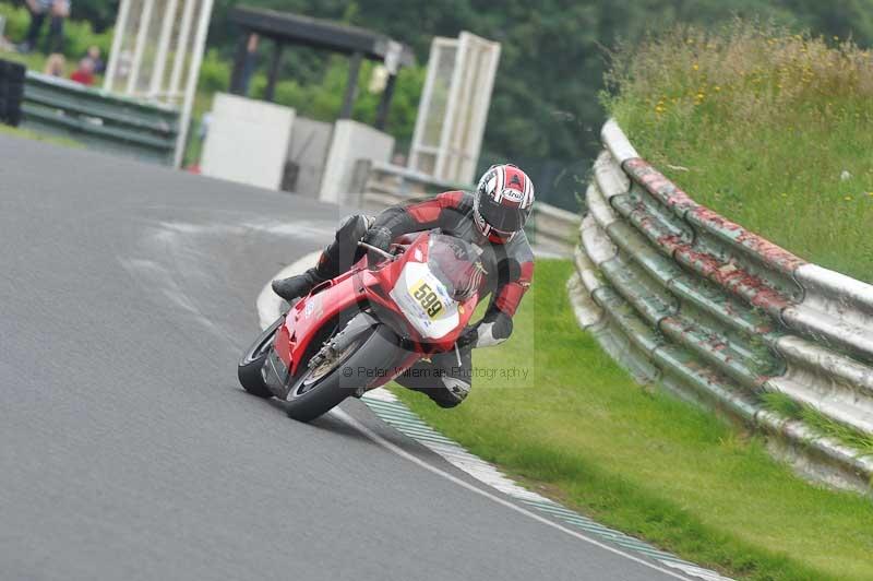 Mallory park Leicestershire;Mallory park photographs;Motorcycle action photographs;classic bikes;event digital images;eventdigitalimages;mallory park;no limits trackday;peter wileman photography;vintage bikes;vintage motorcycles;vmcc festival 1000 bikes