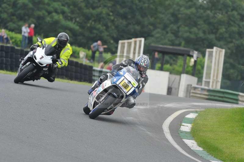 Mallory park Leicestershire;Mallory park photographs;Motorcycle action photographs;classic bikes;event digital images;eventdigitalimages;mallory park;no limits trackday;peter wileman photography;vintage bikes;vintage motorcycles;vmcc festival 1000 bikes